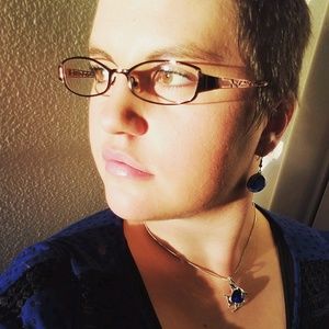 Meet your Posher, Desi